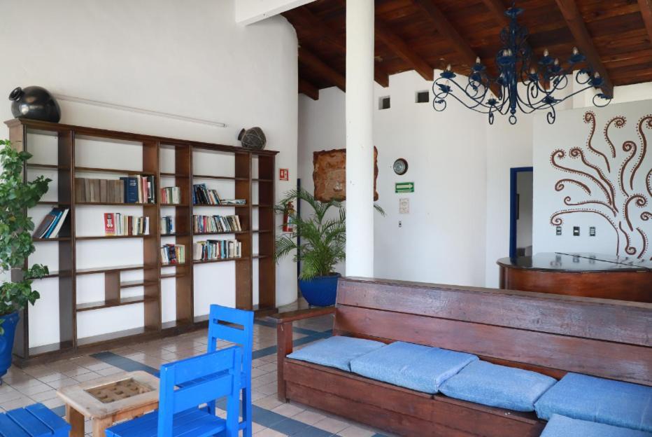 Hotel & Hostal Mayflower Puerto Escondido  Bagian luar foto