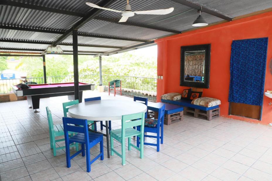 Hotel & Hostal Mayflower Puerto Escondido  Bagian luar foto