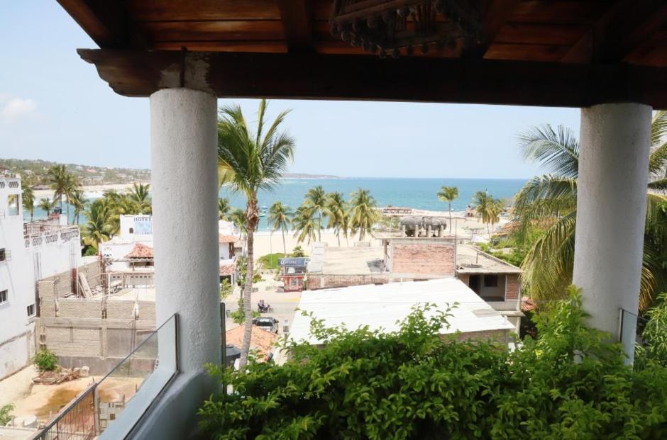 Hotel & Hostal Mayflower Puerto Escondido  Bagian luar foto